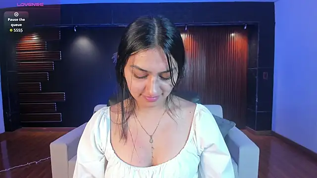 AidaJones online show from October 2025 12:39:02 PM
