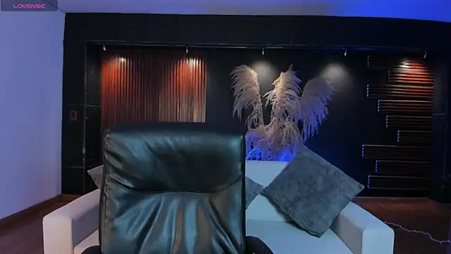 AidaJones online show from November 2025 01:48:02 PM