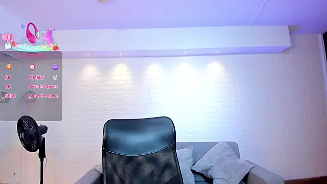 AidaJones online show from October 2025 12:50:02 PM