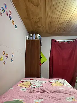 kiittyselenita online show from March 2026 03:47:02 AM