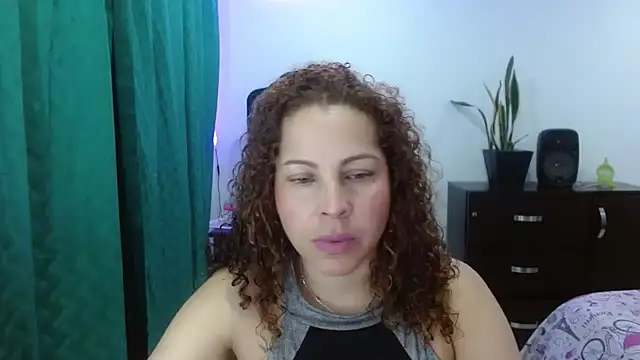 Yanis Ariel12 online show from November 2025 01:48:02 AM