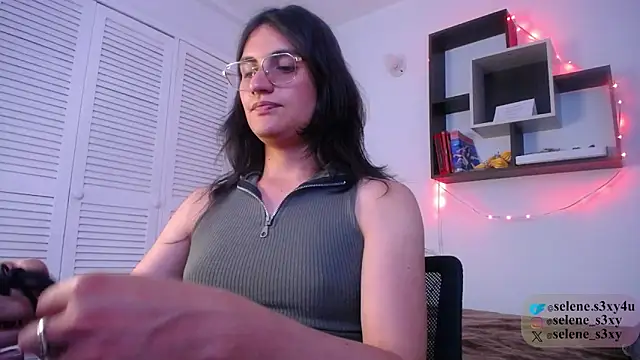 selene s3x online show from December 2025 11:07:01 PM