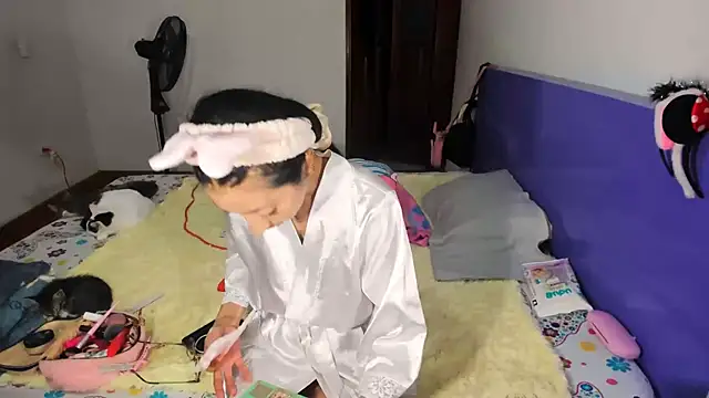 Anais lux online show from April 2026 11:38:02 PM