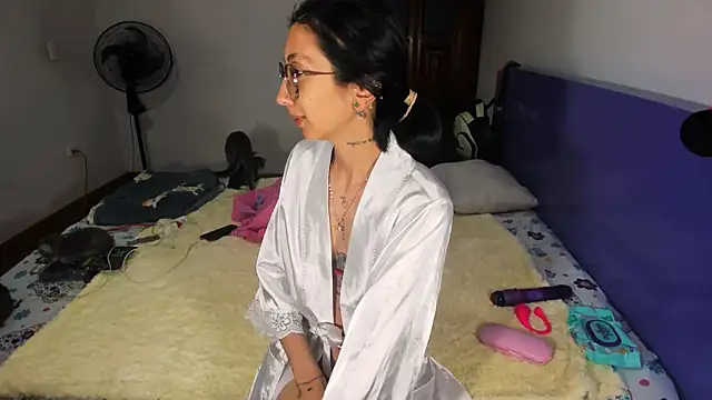 Anais lux online show from April 2026 11:44:01 PM