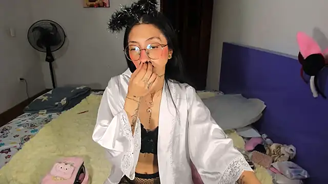 Snapshot of Anais_lux chatting on May 2026 12:49:01 AM Anais lux online show from May 2026 12:49:01 AM