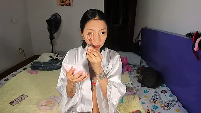 Anais lux online show from April 2026 01:02:02 AM