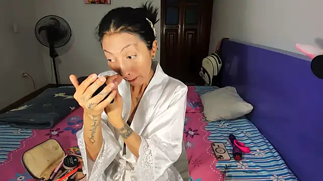 Anais lux online show from March 2026 12:01:01 AM