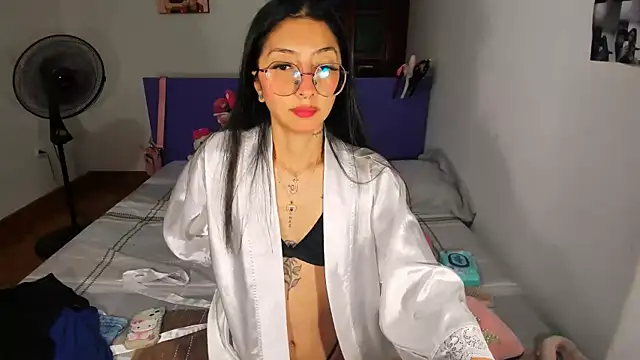 Snapshot of Anais_lux chatting on May 2026 11:47:02 PM Anais lux online show from May 2026 11:47:02 PM