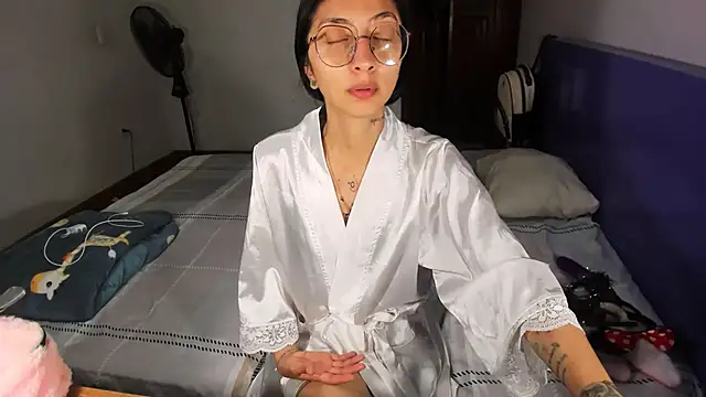 Anais lux online show from March 2026 12:22:01 AM