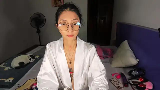 Anais lux online show from March 2026 11:50:01 PM