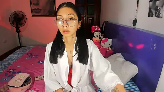 Anais lux online show from June 2026 12:10:02 AM