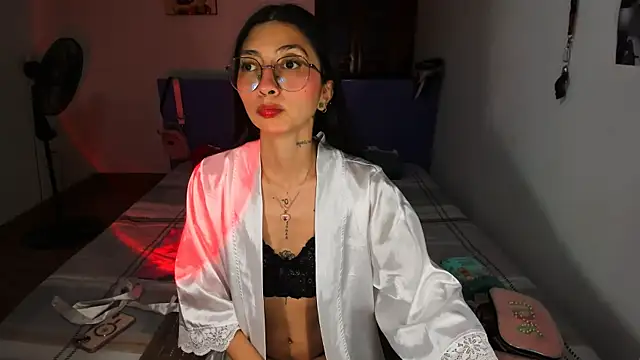 Snapshot of Anais_lux chatting on May 2026 11:54:01 PM Anais lux online show from May 2026 11:54:01 PM