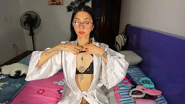 Anais lux online show from March 2026 12:11:01 AM