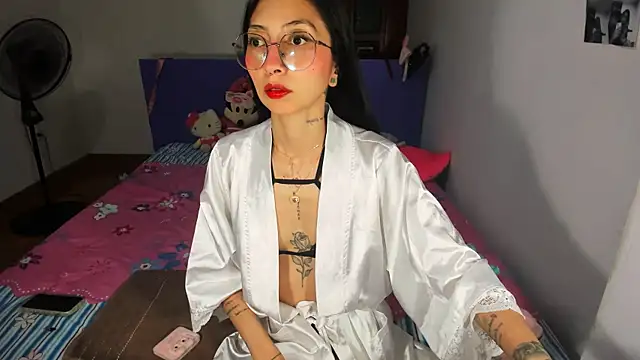 Snapshot of Anais_lux chatting on May 2026 12:19:01 AM Anais lux online show from May 2026 12:19:01 AM