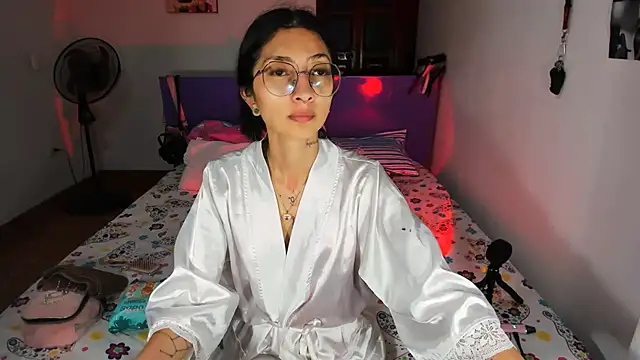 Snapshot of Anais_lux chatting on June 2026 11:54:02 PM Anais lux online show from June 2026 11:54:02 PM