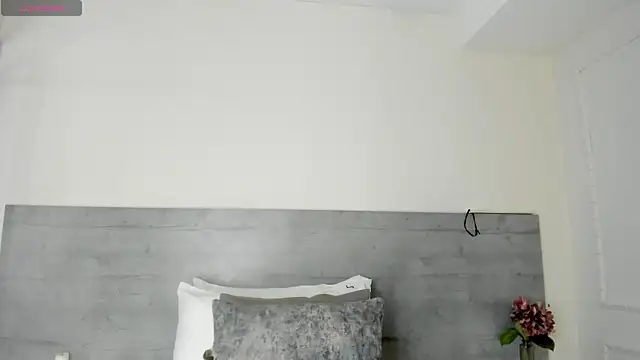 Snapshot of sunnyWhitee chatting on July 2026 11:21:01 AM sunnyWhitee online show from July 2026 11:21:01 AM