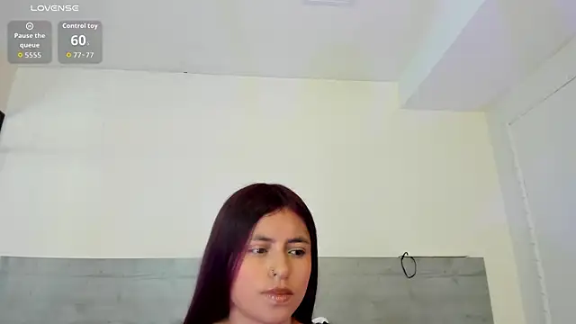Snapshot of sunnyWhitee chatting on June 2026 07:08:01 PM sunnyWhitee online show from June 2026 07:08:01 PM