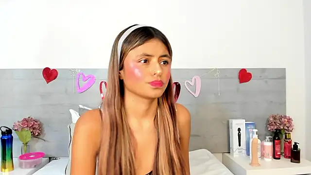 sunnyWhitee online show from February 2026 07:38:01 PM