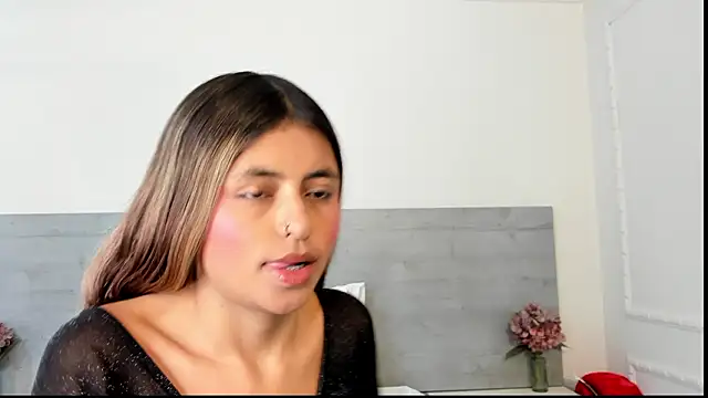 sunnyWhitee online show from March 2026 07:14:01 PM