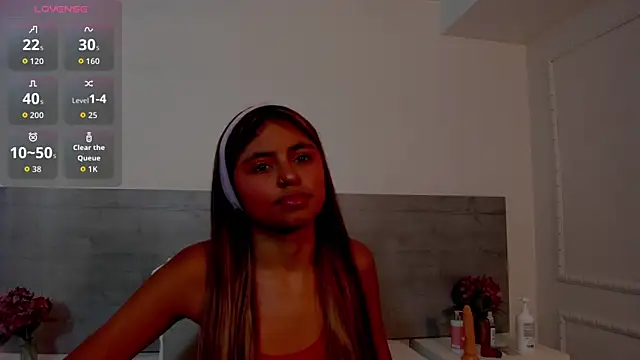 sunnyWhitee online show from November 2025 07:17:02 PM