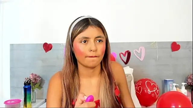 sunnyWhitee online show from February 2026 07:25:01 PM