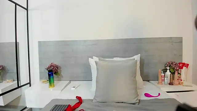 Snapshot of sunnyWhitee chatting on October 2025 07:13:02 PM sunnyWhitee online show from October 2025 07:13:02 PM