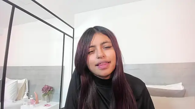 Snapshot of sunnyWhitee chatting on September 2025 11:26:01 PM sunnyWhitee online show from September 2025 11:26:01 PM