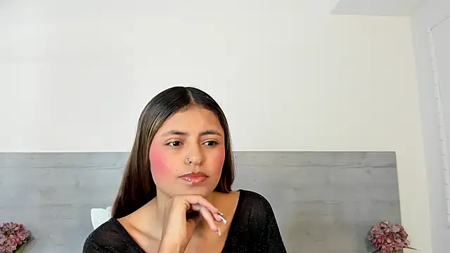 sunnyWhitee online show from March 2026 11:12:02 AM