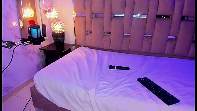 ShylySweet online show from October 2025 05:40:01 AM
