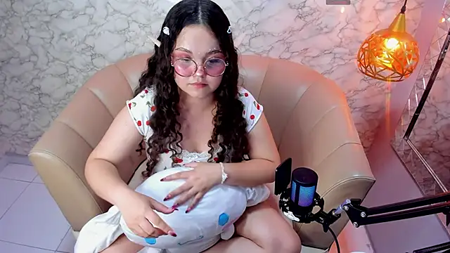 ShylySweet online show from October 2025 05:06:01 AM