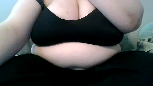 sarahcakes223 online show from April 2026 10:36:02 PM