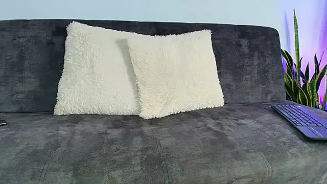 IsaXander743 online show from November 2025 02:21:01 PM