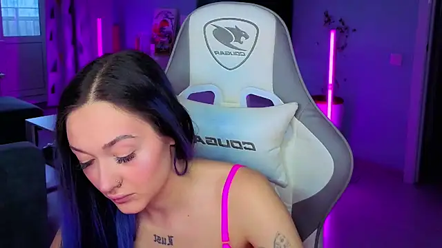 Snapshot of Im_suka chatting on February 2026 01:46:01 AM Im suka online show from February 2026 01:46:01 AM