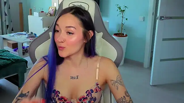 Snapshot of Im_suka chatting on June 2026 03:55:01 AM Im suka online show from June 2026 03:55:01 AM