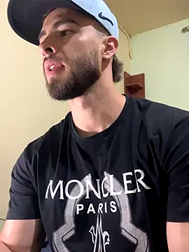 Snapshot of MaxDell chatting on September 2025 11:16:01 PM MaxDell online show from September 2025 11:16:01 PM