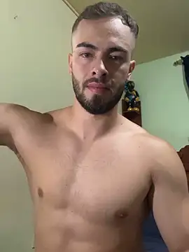 Snapshot of MaxDell chatting on November 2025 05:17:01 AM MaxDell online show from November 2025 05:17:01 AM