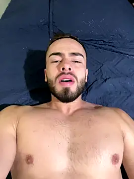 Snapshot of MaxDell chatting on November 2025 06:24:02 AM MaxDell online show from November 2025 06:24:02 AM