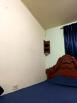 Snapshot of MaxDell chatting on September 2025 01:43:02 AM MaxDell online show from September 2025 01:43:02 AM