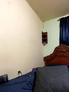 Snapshot of MaxDell chatting on September 2025 09:48:01 PM MaxDell online show from September 2025 09:48:01 PM