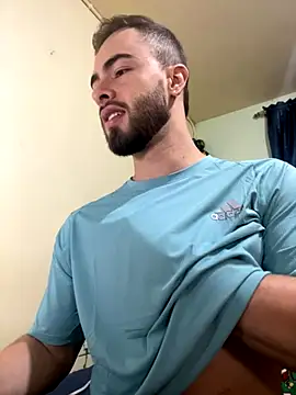 Snapshot of MaxDell chatting on December 2025 02:01:01 AM MaxDell online show from December 2025 02:01:01 AM