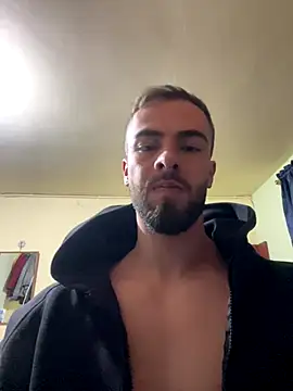 Snapshot of MaxDell chatting on September 2025 02:14:02 AM MaxDell online show from September 2025 02:14:02 AM