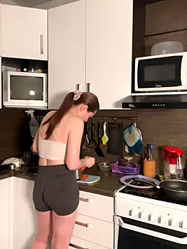 Snapshot of MikotoMisaka chatting on December 2025 04:19:01 PM MikotoMisaka online show from December 2025 04:19:01 PM