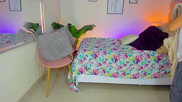 LusyKitty online show from September 2025 03:01:01 PM