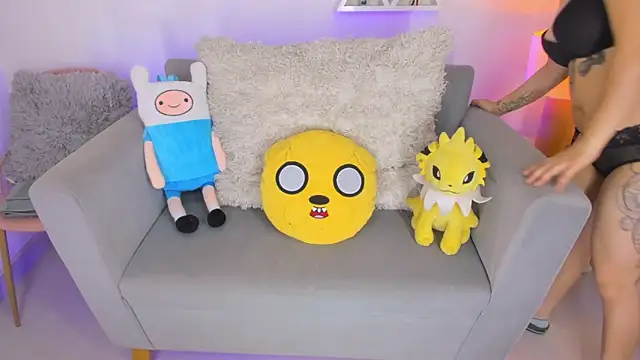 LusyKitty online show from November 2025 03:38:01 PM