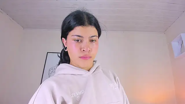 LusyKitty online show from November 2025 04:02:02 PM