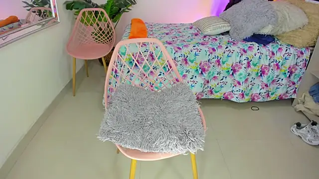 LusyKitty online show from October 2025 03:57:02 PM