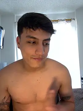 Snapshot of ErosVale chatting on November 2025 01:04:02 PM ErosVale online show from November 2025 01:04:02 PM