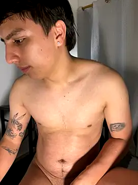 Snapshot of ErosVale chatting on October 2025 11:47:01 PM ErosVale online show from October 2025 11:47:01 PM