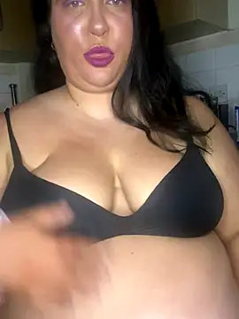 Snapshot of roxey-1997 chatting on October 2025 08:21:01 PM roxey-1997 online show from October 2025 08:21:01 PM