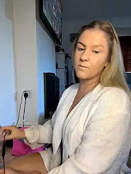 Charleigh xx online show from November 2025 08:40:01 AM